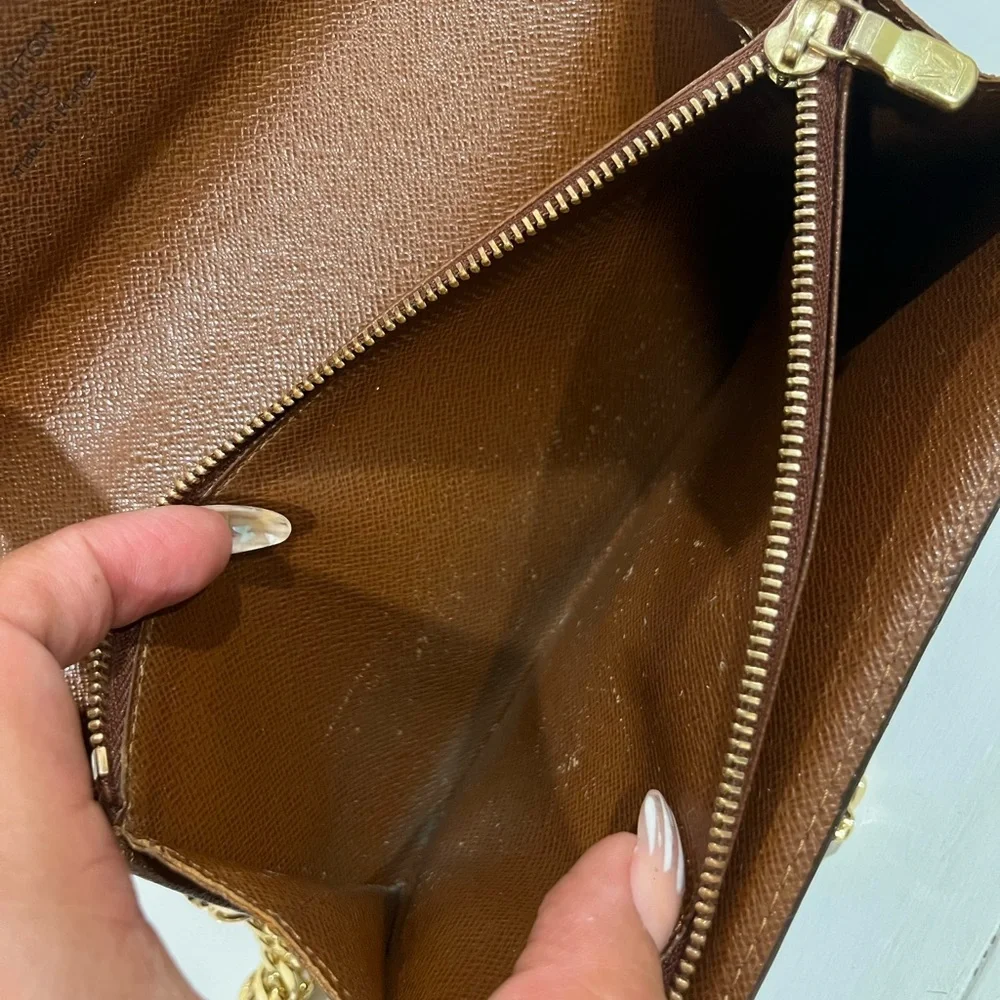 Louis Vuitton crossbody wallet - Picture 5 of 8